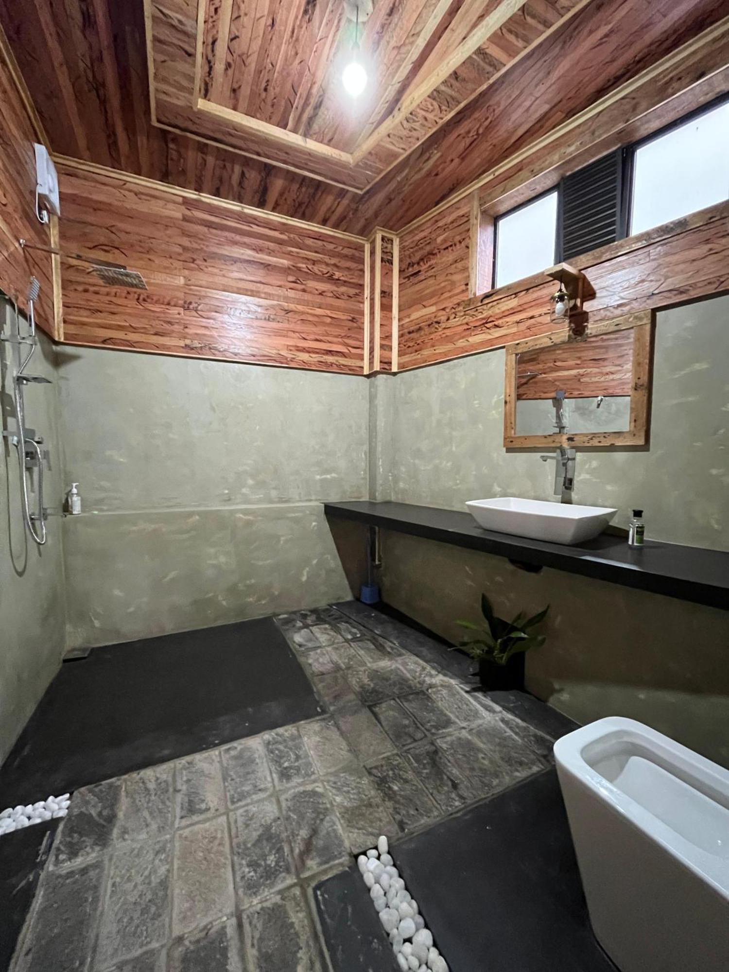Winwood Ella Hotel Ngoại thất bức ảnh