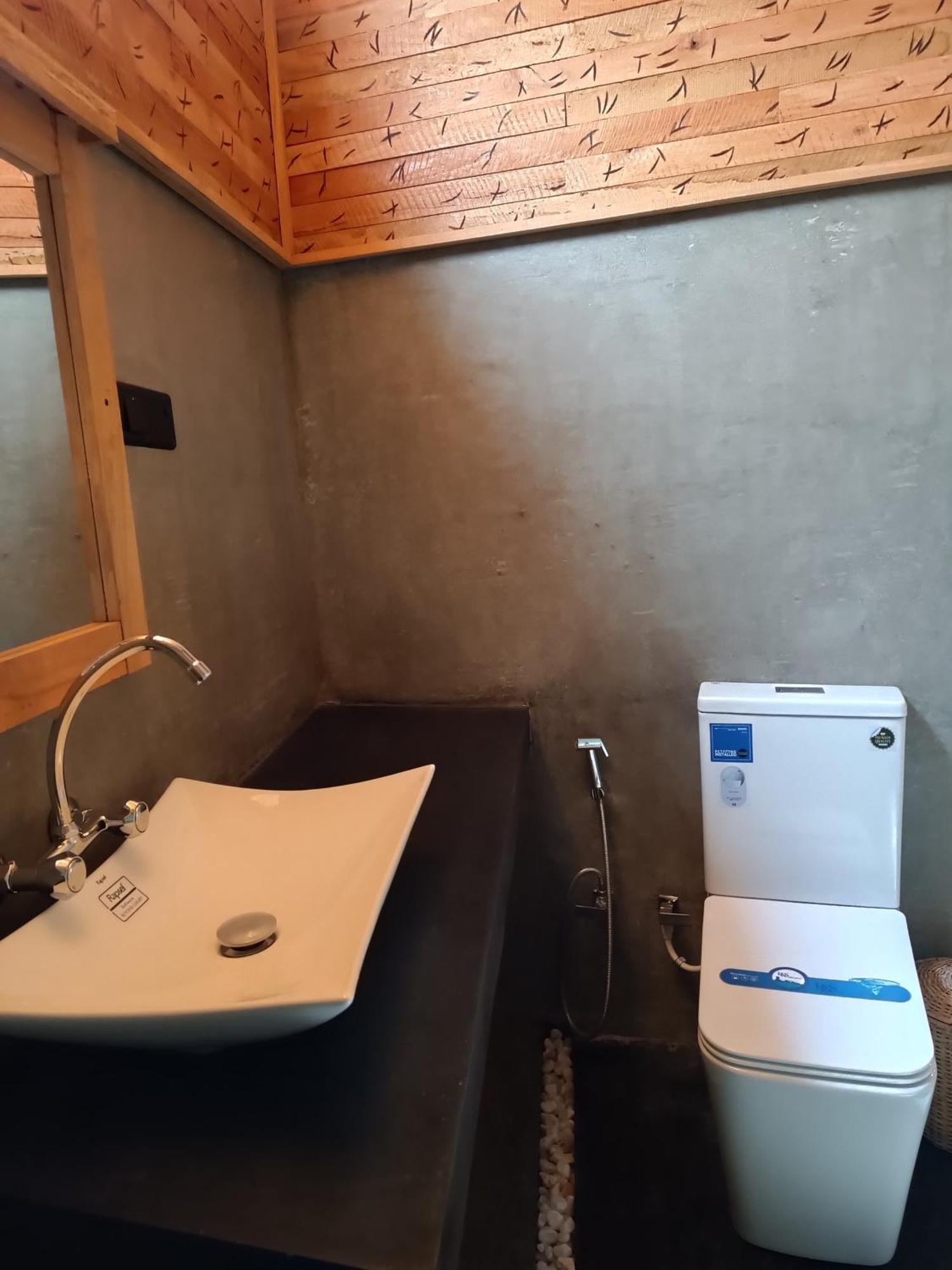 Winwood Ella Hotel Ngoại thất bức ảnh